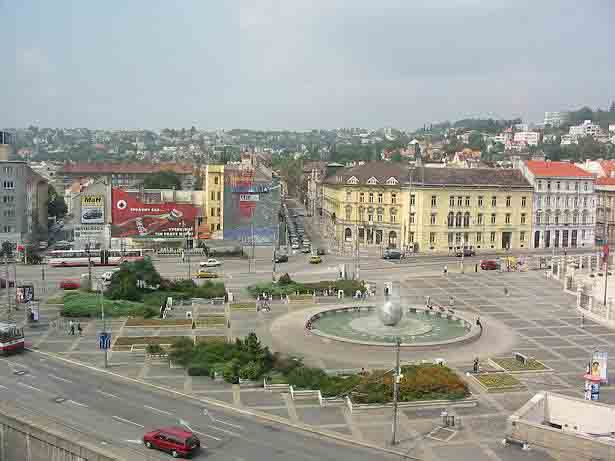 Hodzovo (Mierove) Sq